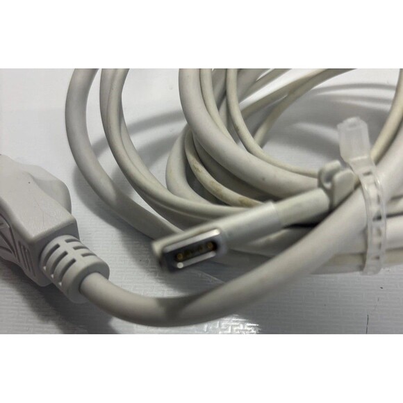 Genuine Apple MagSafe 60W AC Power Adapter w/ Wall Plug A1344 - Picture 4 of 9
